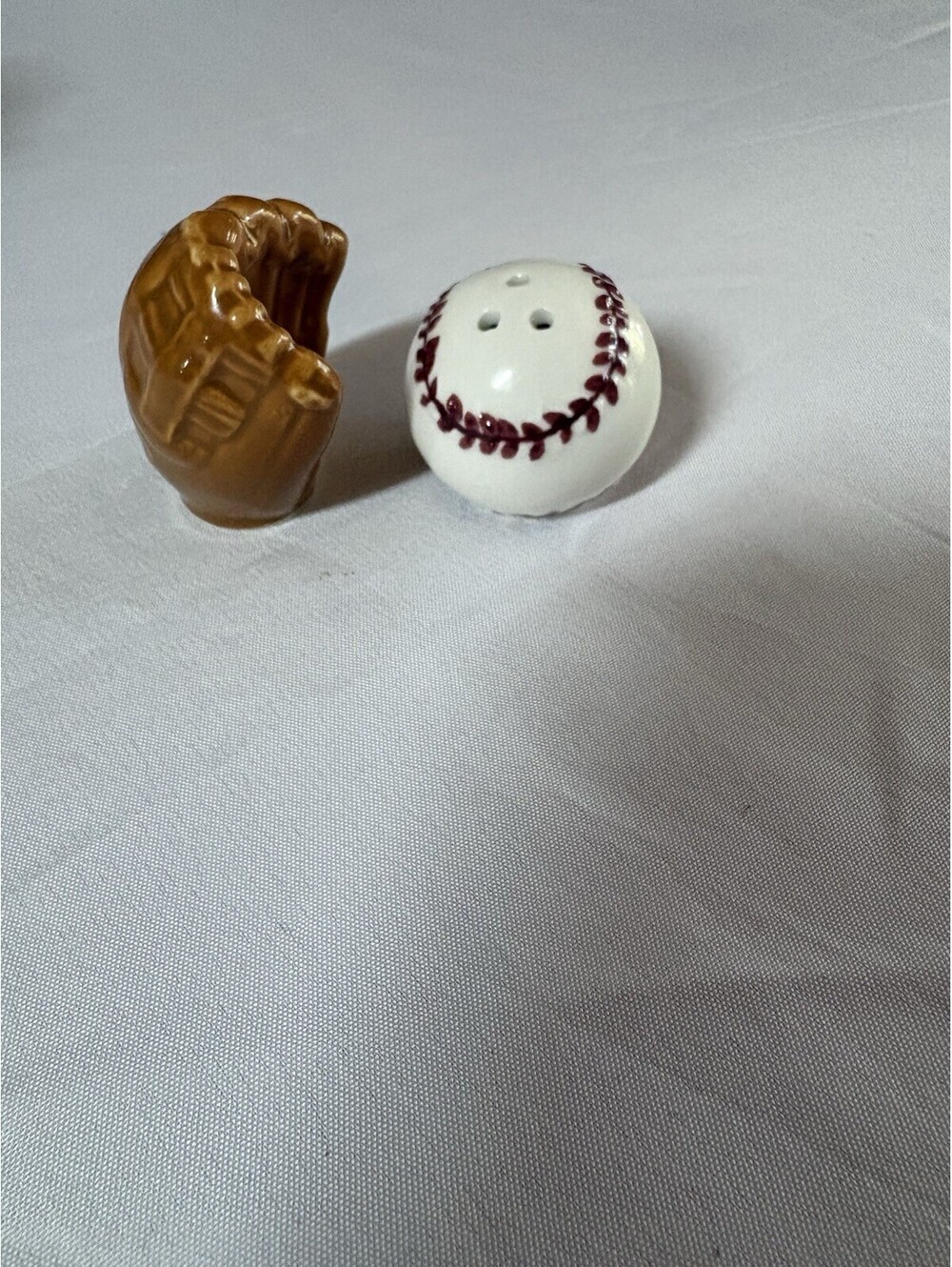 Cracker Barrel Baseball & Glove Mini Salt And Pepper Shakers  Set